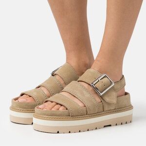 Clark’s Orianna Over platform sandal, size 7.5, suede upper